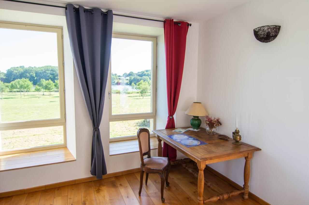 Bed and Breakfast Domaine De Kerbillec Theix Exterior foto